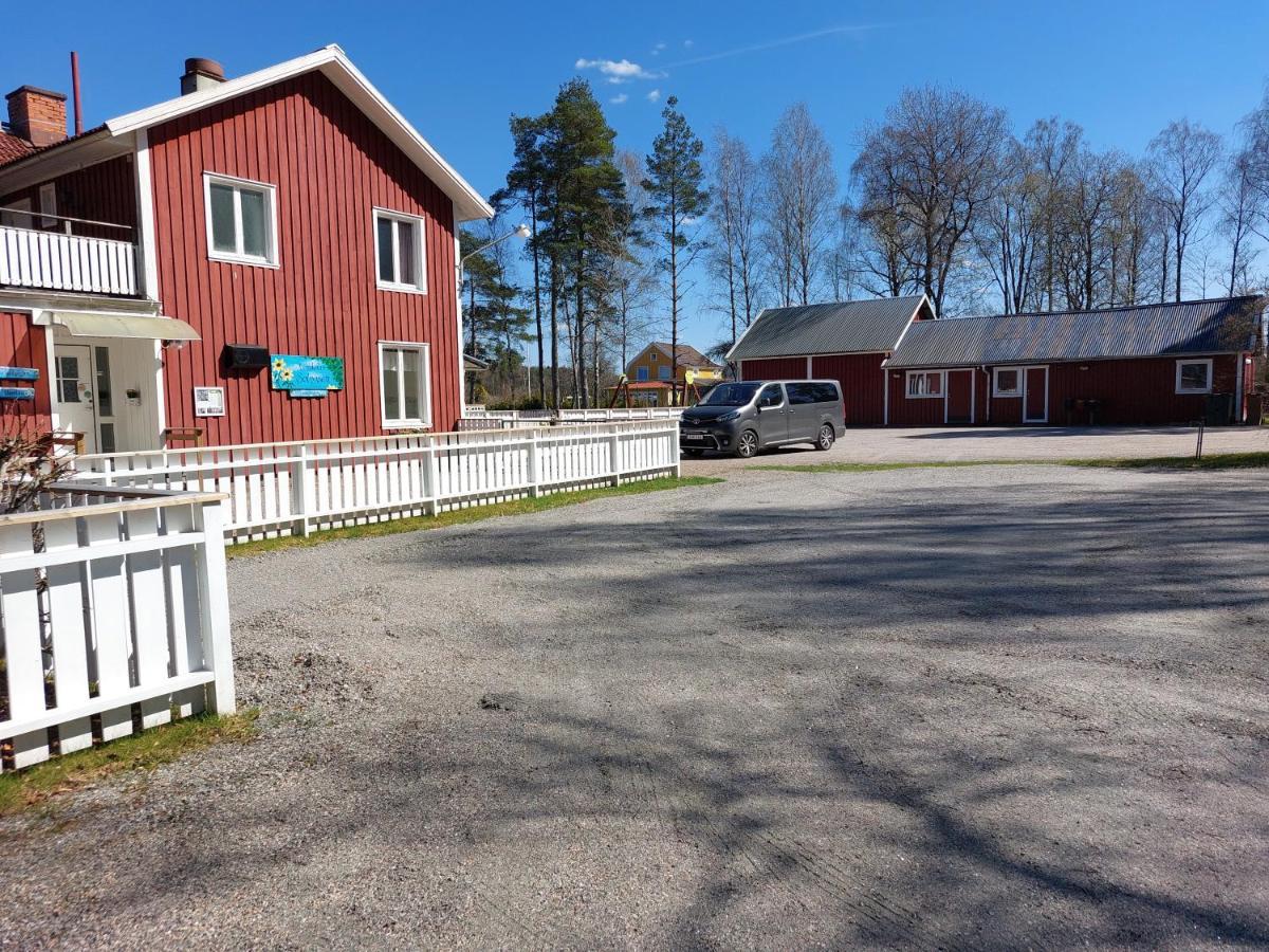 Flora Dekor Gaestgard, Lenagarden Pension Alingsås Buitenkant foto