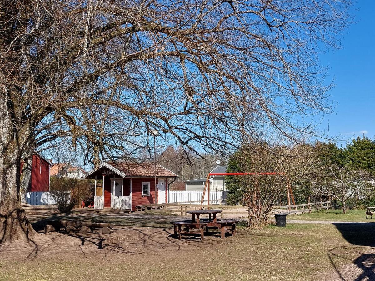 Flora Dekor Gaestgard, Lenagarden Pension Alingsås Buitenkant foto